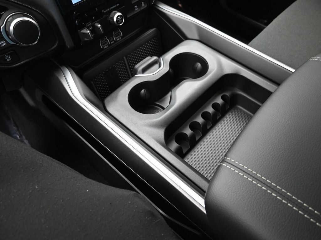 New 2025 RAM 1500 Big Horn AWD/4WD image 18