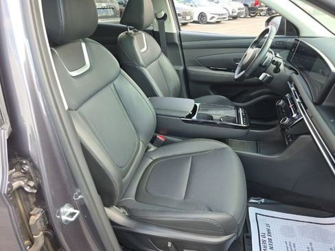 Used 2025 Hyundai Tucson Limited AWD/4WD image 25