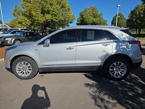 Used 2018 Cadillac XT5 FWD image 3
