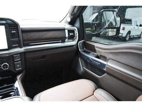 Used 2024 Ford F250 King Ranch w/ FX4 Off-Road Package AWD/4WD image 10