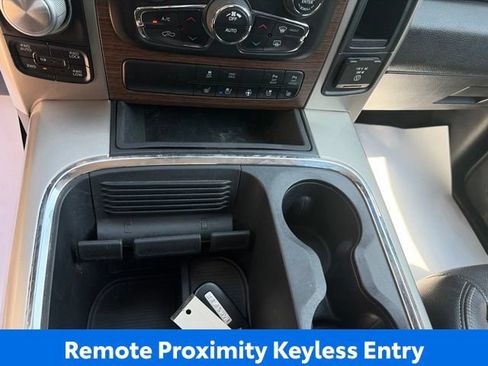 Used 2017 RAM 1500 Laramie w/ Convenience Group AWD/4WD image 17