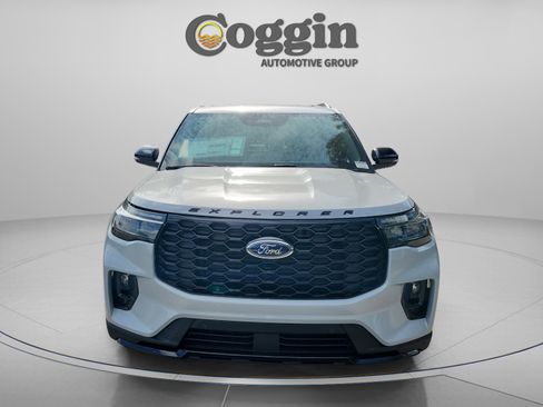 New 2026 Ford Explorer ST-Line w/ ST-Line Street Pack image 1