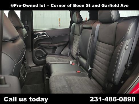 Used 2024 Mitsubishi Outlander SE AWD/4WD image 24