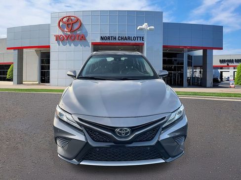Used 2018 Toyota Camry XSE image 3