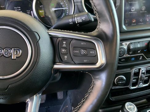 Used 2021 Jeep Wrangler Unlimited Sahara w/ Cold Weather Group AWD/4WD image 25