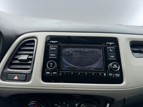 Used 2019 Honda HR-V LX image 15