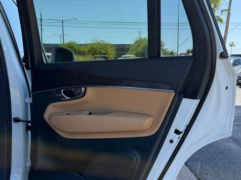 Used 2016 Volvo XC90 T6 Momentum w/ Momentum Plus Package AWD/4WD image 40