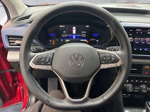 Certified 2024 Volkswagen Taos SE image 12