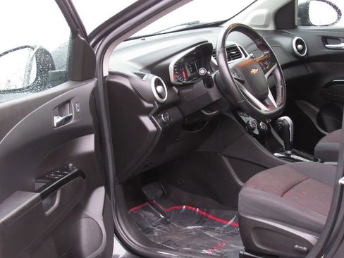 Used 2017 Chevrolet Sonic LT image 10