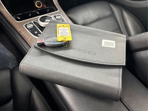 Used 2019 Mercedes-Benz GLC 300 4MATIC Coupe image 41