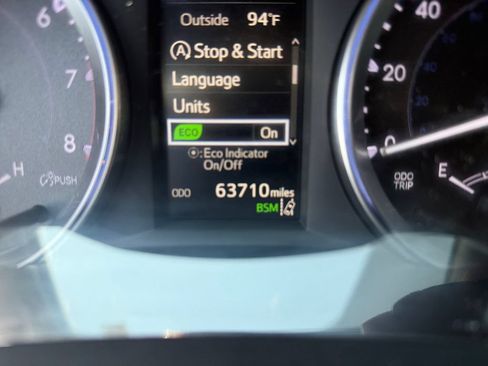 Used 2018 Toyota Highlander SE AWD/4WD image 19