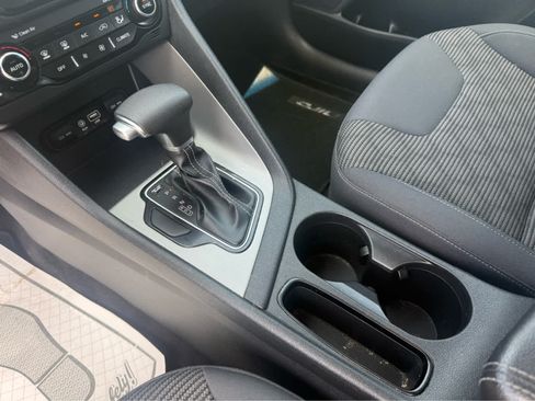 Used 2018 Kia Niro LX FWD image 13