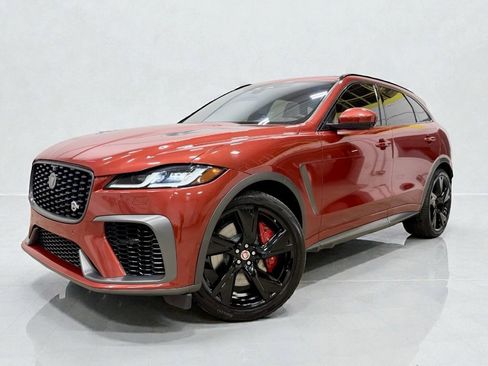 Used 2021 Jaguar F-PACE SVR image 3
