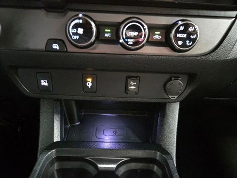 Used 2016 Toyota Tacoma TRD Sport image 54