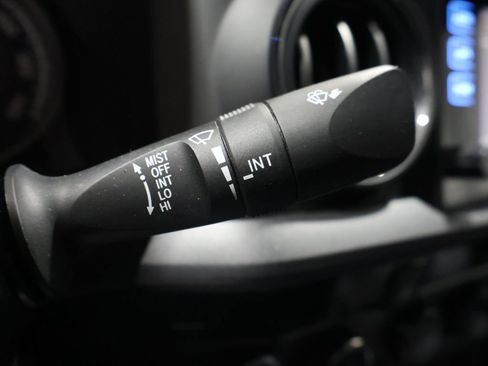 Used 2017 Toyota Tacoma TRD Off-Road w/ Tow Package (A/T) image 37