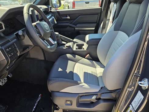 New 2025 Toyota Tacoma TRD Sport image 4