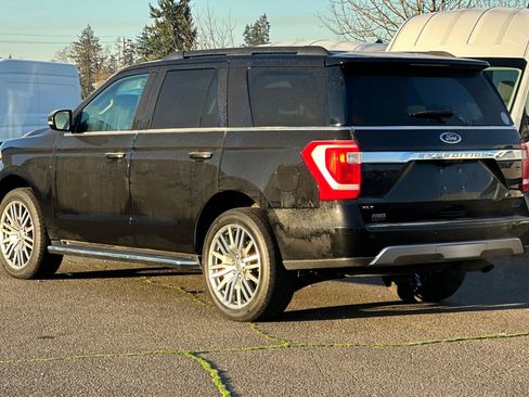 Used 2020 Ford Expedition XLT w/ Equipment Group 202A image 6