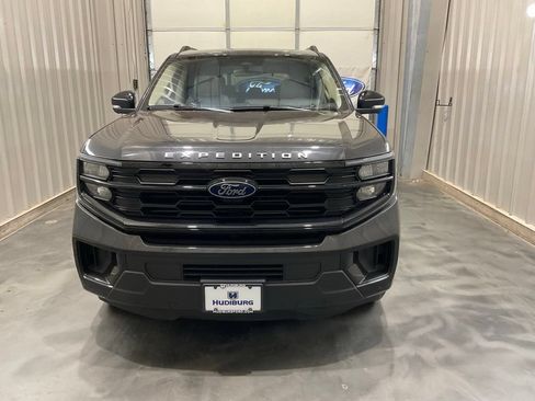 Used 2025 Ford Expedition Active AWD/4WD image 5