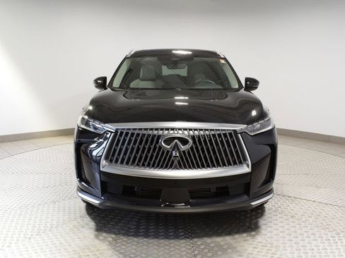Certified 2026 INFINITI QX60 Luxe w/ Family Package AWD/4WD image 3