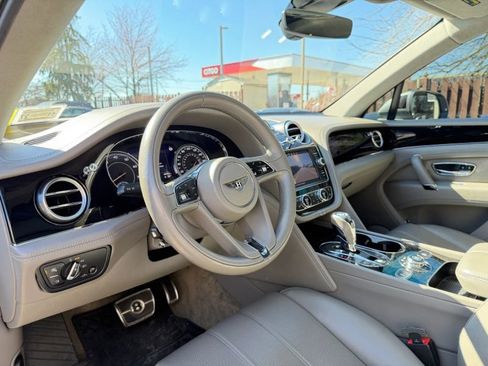 Used 2019 Bentley Bentayga V8 Sport Utility 4D image 12