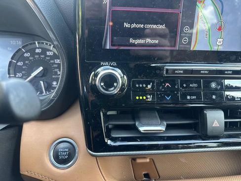 Used 2021 Toyota Highlander Platinum AWD/4WD image 14