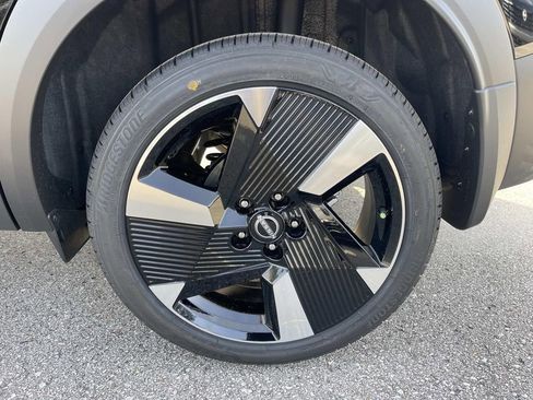 New 2026 Nissan Kicks SR w/ Cold Weather Package FWD image 11