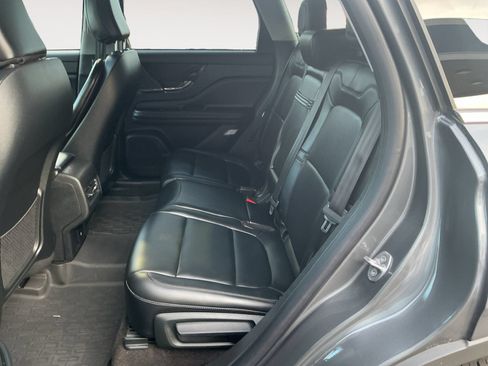 Used 2022 Lincoln Corsair FWD image 13