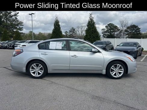 Used 2011 Nissan Altima 3.5 SR w/ Sport Pkg image 10