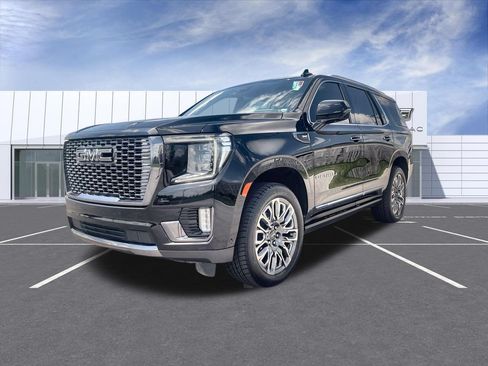 Used 2023 GMC Yukon Denali Ultimate AWD/4WD image 4