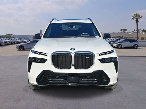 Used 2025 BMW X7 M60i image 2