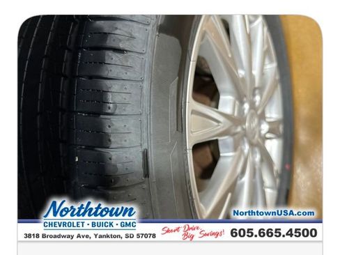 Used 2011 Buick Lucerne CXL FWD image 23