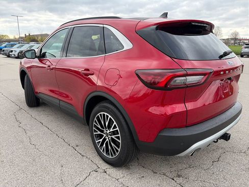 Used 2025 Ford Escape SE w/ Class II Trailer Tow Package image 5