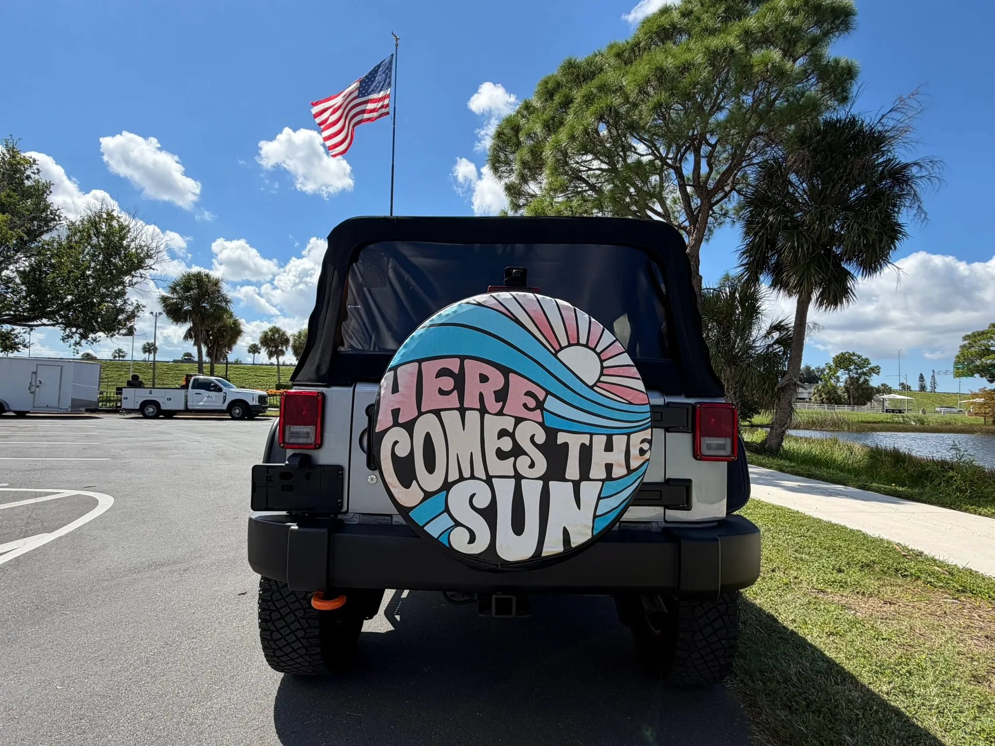Used 2016 Jeep Wrangler Unlimited Sport w/ Connectivity Group AWD/4WD image 8
