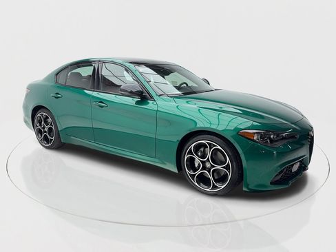 New 2025 Alfa Romeo Giulia image 2