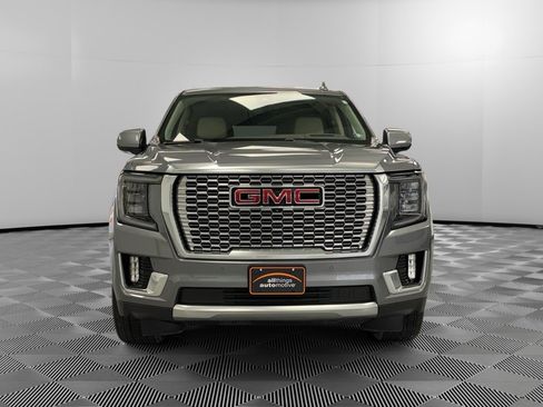 Used 2021 GMC Yukon Denali w/ Denali Premium Package image 3