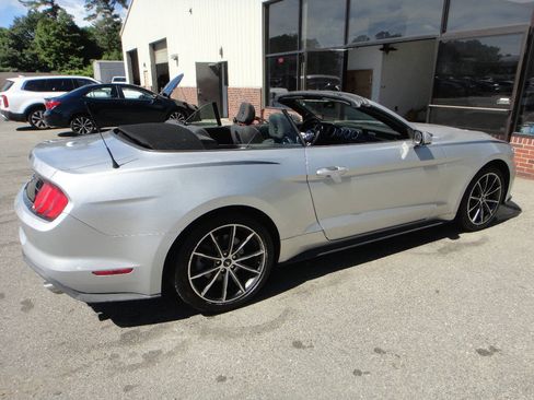 Used 2019 Ford Mustang Convertible w/ Wheel & Stripe Package RWD image 5