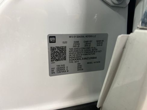 Certified 2022 GMC Acadia Denali w/ Denali Ultimate Package image 29