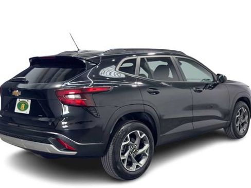 Used 2024 Chevrolet Trax LT w/ Driver Confidence Package image 2