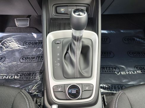 New 2026 Hyundai Venue SEL FWD image 28