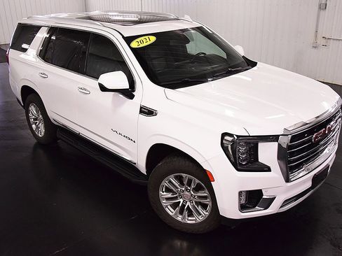 Used 2021 GMC Yukon SLT w/ SLT Premium Package image 9