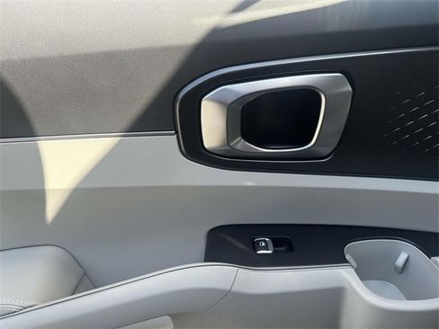 New 2025 Kia Sorento S w/ Panoramic Sunroof Package image 17