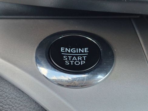 Used 2023 Ford Explorer XLT w/ Equipment Group 202A AWD/4WD image 17