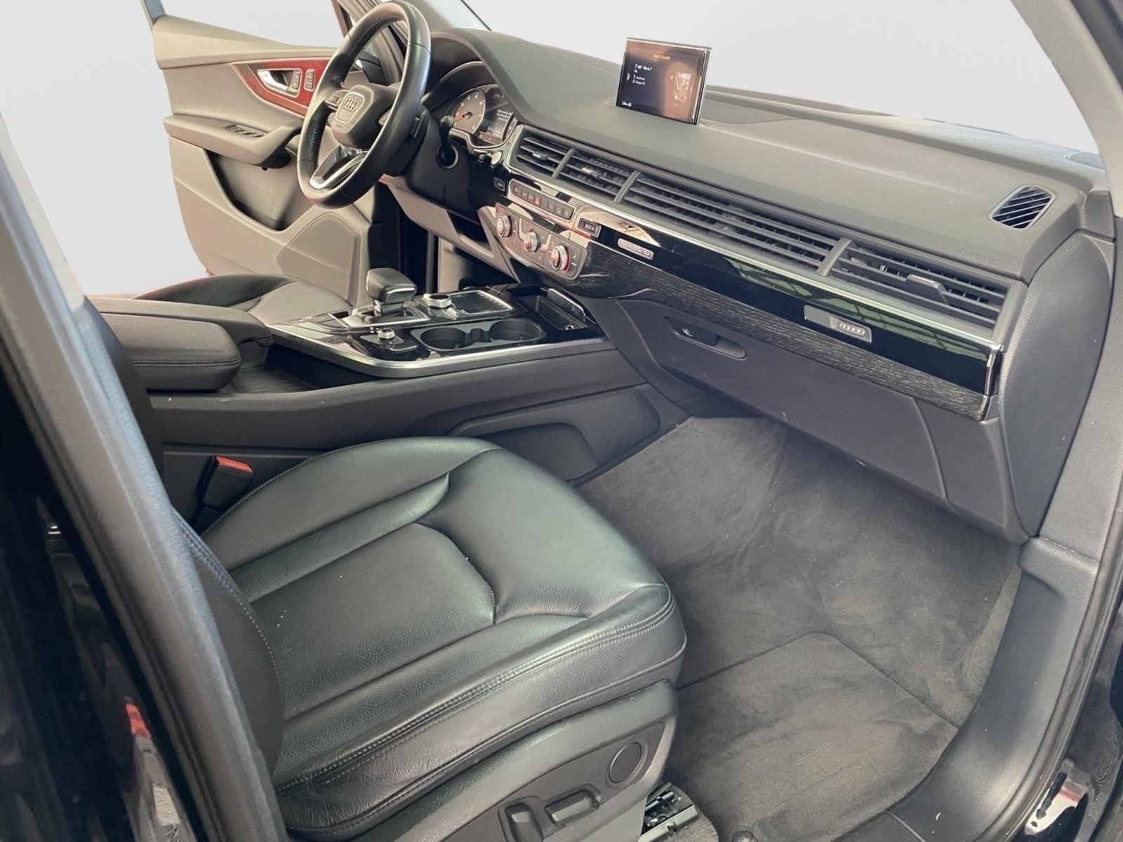 Used 2019 Audi Q7 3.0T Premium w/ Convenience Package AWD/4WD image 8