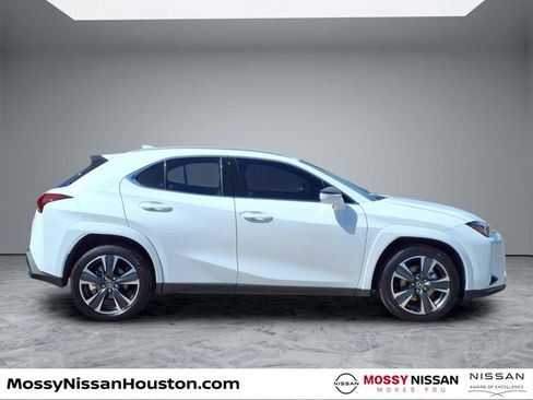 Used 2026 Lexus UX 300h FWD w/ Accessory Package (Z2) image 8