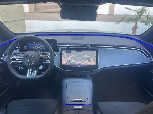 Used 2025 Mercedes-Benz E 53 AMG e 4MATIC Sedan image 13