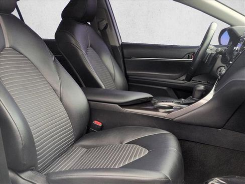 Used 2021 Toyota Camry SE w/ Carpet Mat Package (TMS) image 20