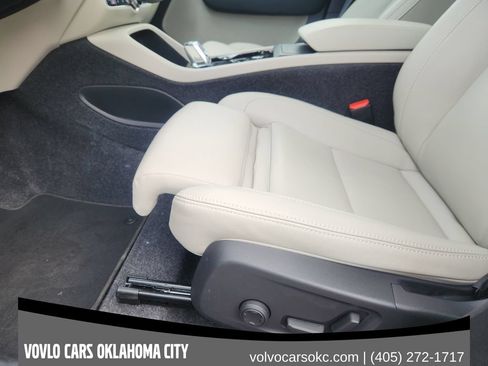 Used 2026 Volvo XC40 B5 Plus w/ Protection Package Premier AWD/4WD image 19