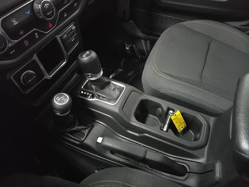 Used 2024 Jeep Wrangler Sport AWD/4WD image 26