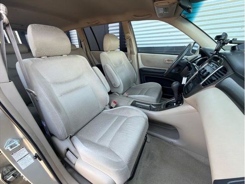 Used 2002 Toyota Highlander 4WD V6 image 4