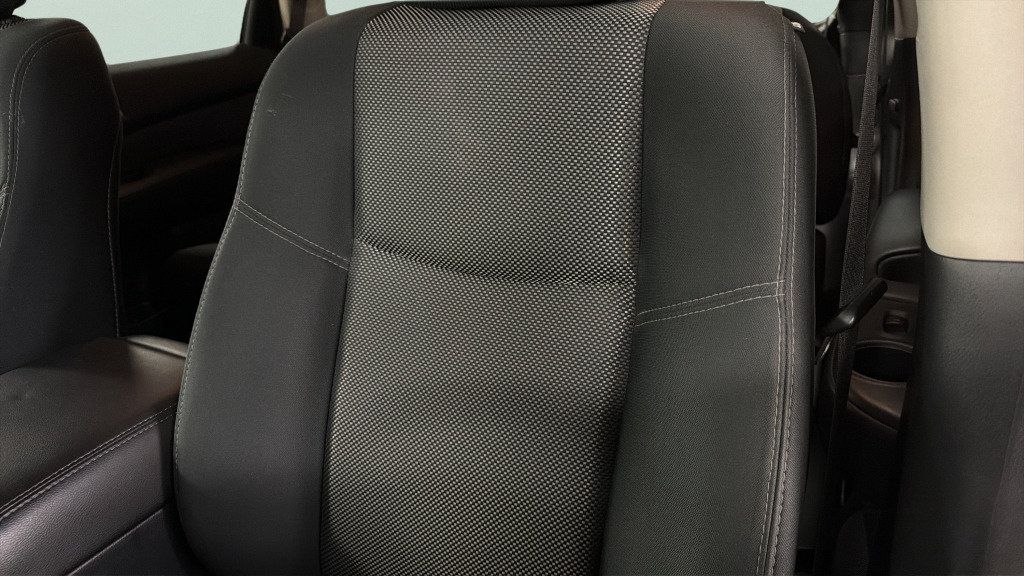 Used 2019 Nissan Pathfinder S AWD/4WD image 18